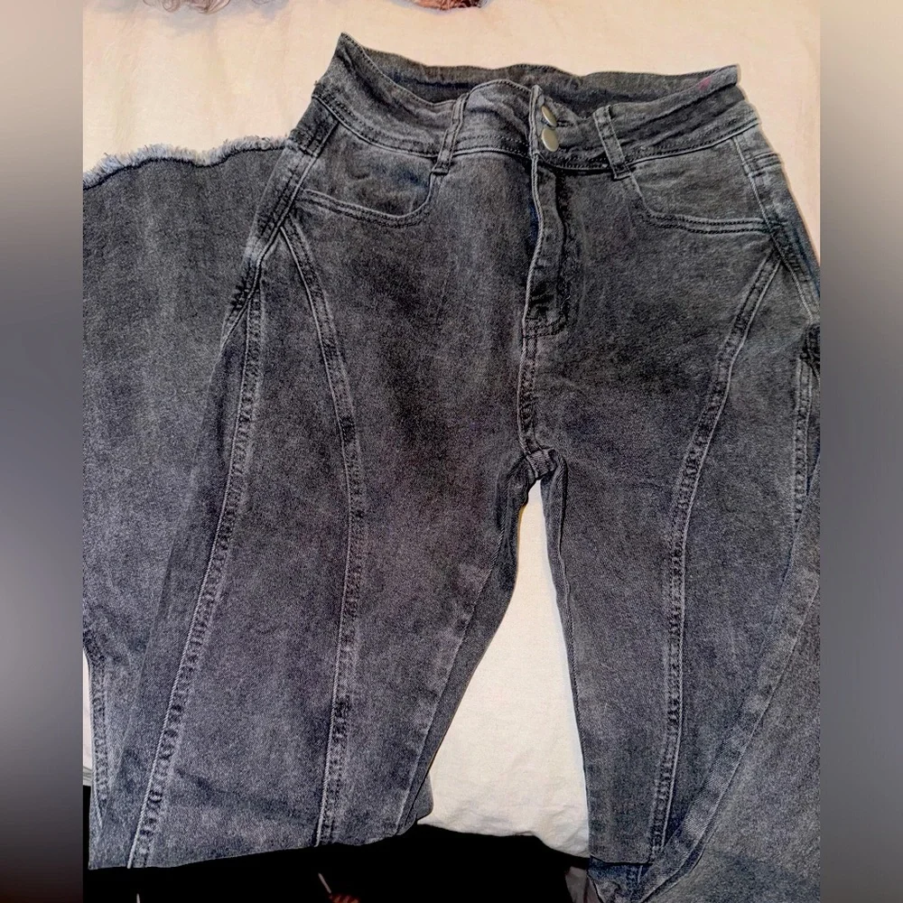 Black Jeans (SHEIN’s brand: DAZY) - Picture 4 of 9